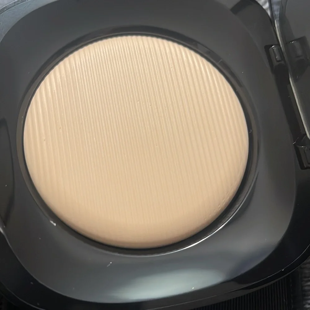 Marc Jacobs Ivory 120 Perfection Powder